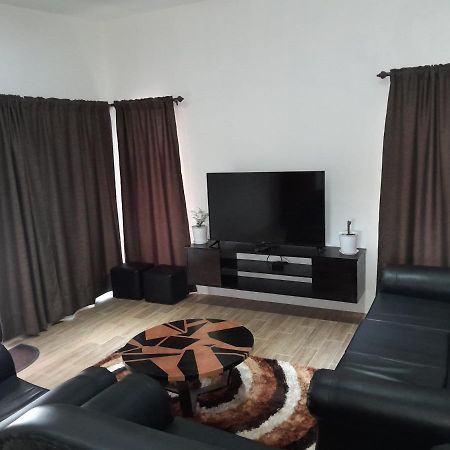 Samayra'S Apartment Nadi Bagian luar foto